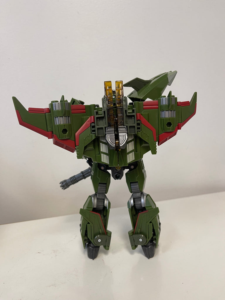 Transformers Legacy: Evolution Skyquake – Big Ben's Comix Oasis