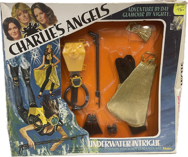 Charlie's Angels Underwater Intrigue Two Complete Outfits Plus Action Gear Set Vintage