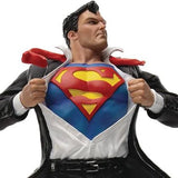 Superman Clark Kent Deluxe Art 1:10 Scale Statue