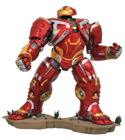 Marvel Gallery Avengers Hulkbuster Iron Man MK2 PVC Diorama