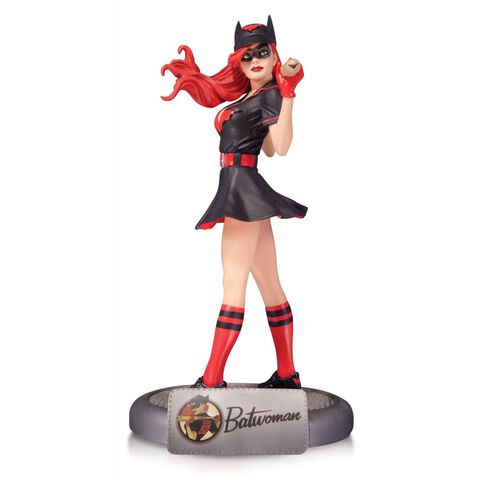 Dc bombshells shop batwoman statue